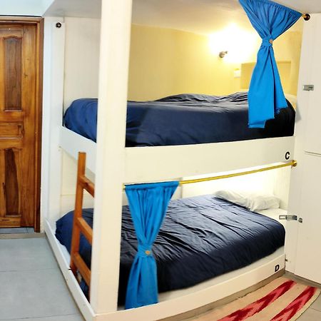 Minka Hostel Кіто Екстер'єр фото