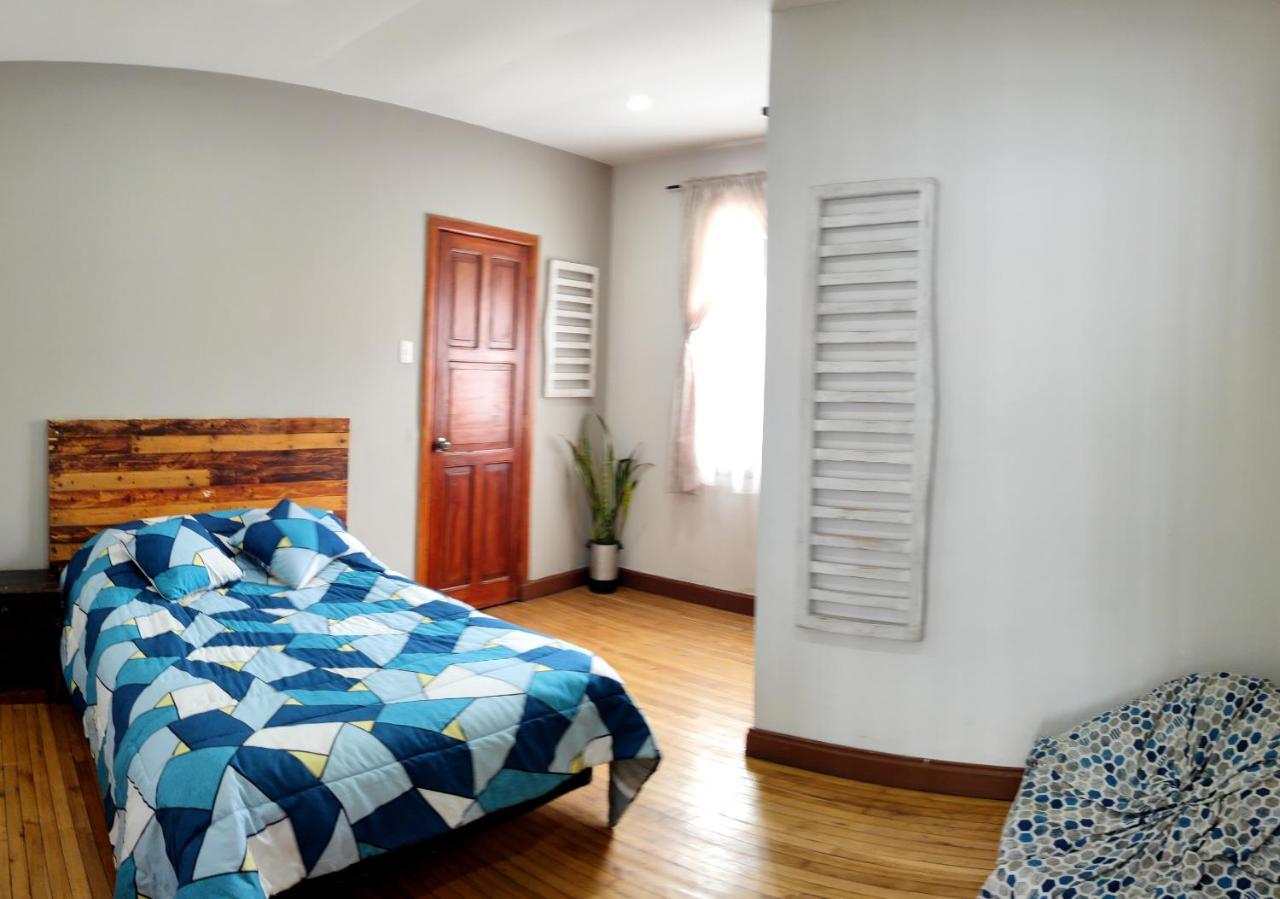 Minka Hostel Кіто Екстер'єр фото