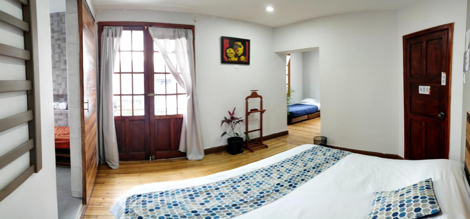 Minka Hostel Кіто Екстер'єр фото